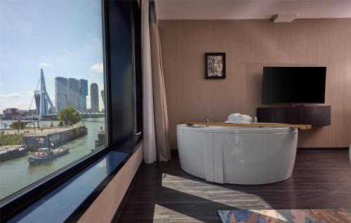 Haven Hotel Rotterdam, Curio Collection by Hilton